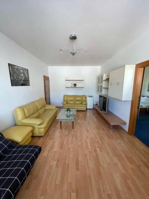 Apartman Obchodna Μπρατισλάβα Εξωτερικό φωτογραφία