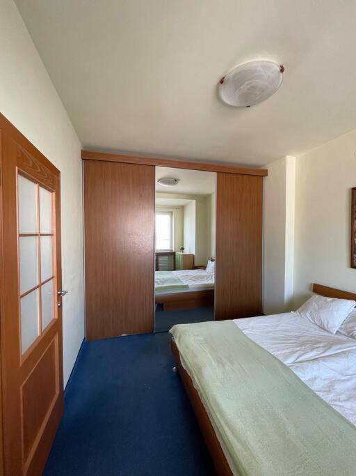 Apartman Obchodna Μπρατισλάβα Εξωτερικό φωτογραφία